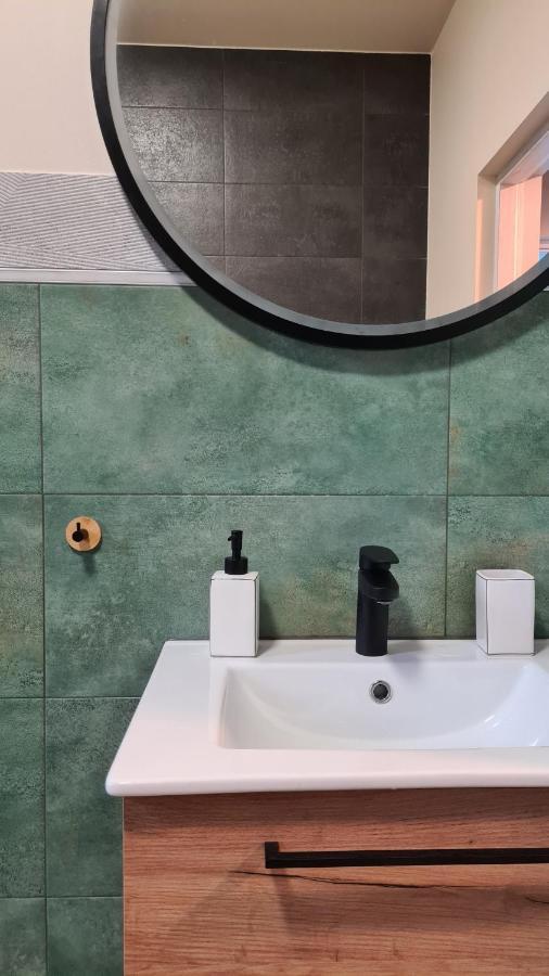 Urocze Apartamenty Na Wsi Goledzinow Esterno foto