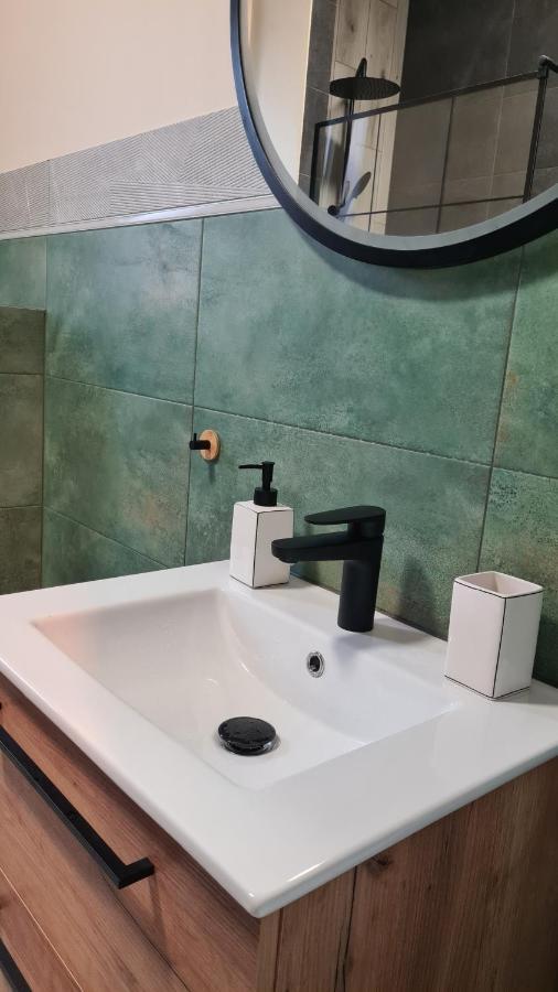 Urocze Apartamenty Na Wsi Goledzinow Esterno foto